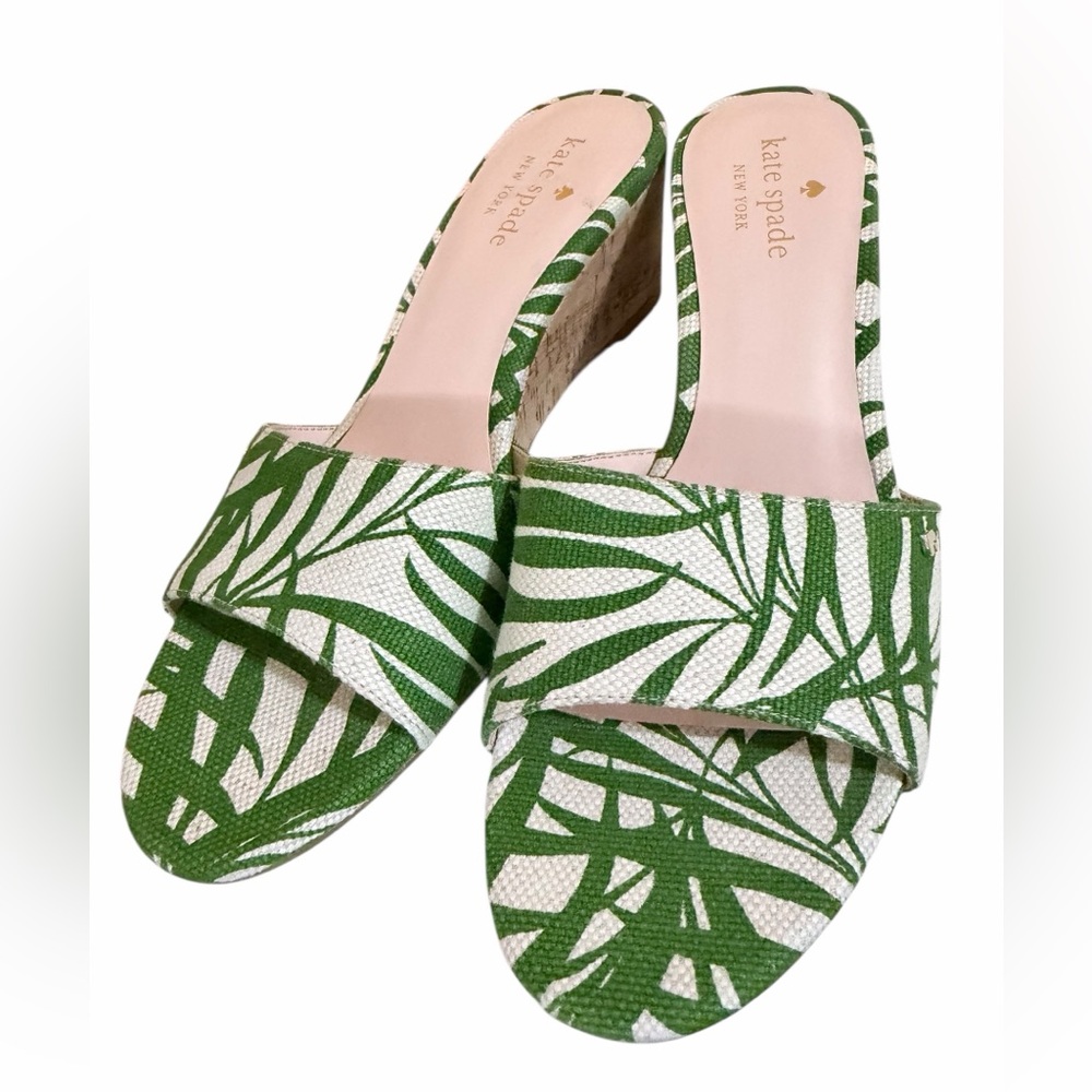 💜🌼NWOT KATE SPADE NEW YORK MEENA WEDGE SANDALS.